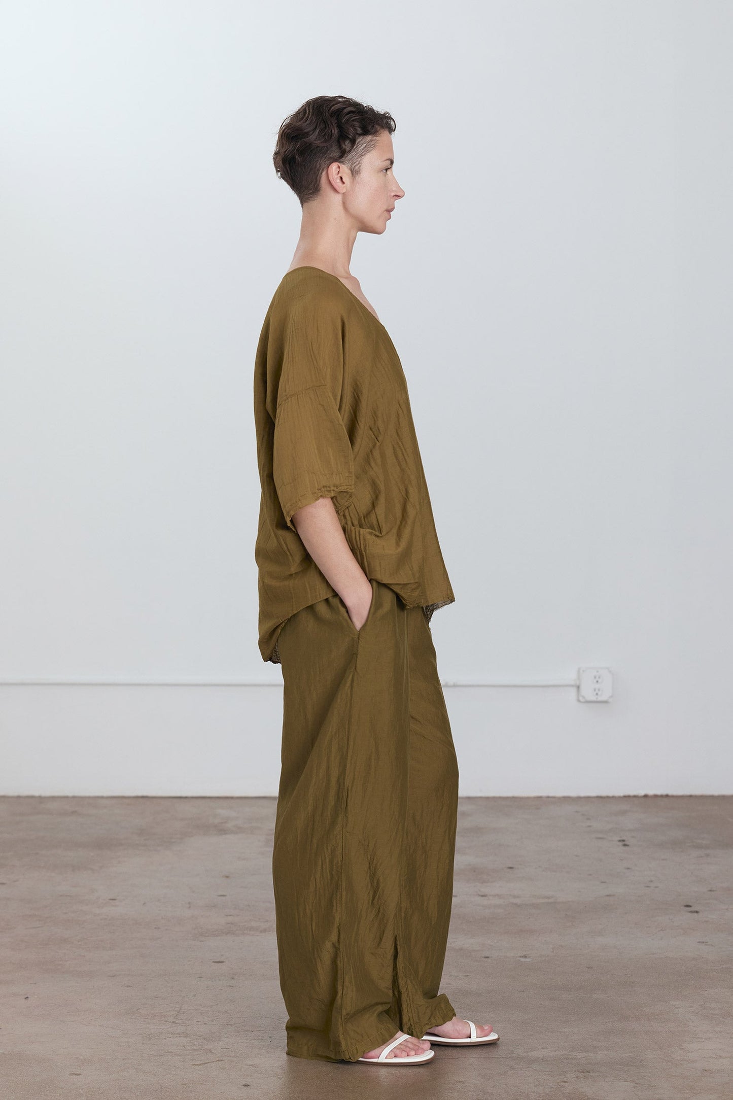 STRAIGHT PANTS / DK. OLIVE