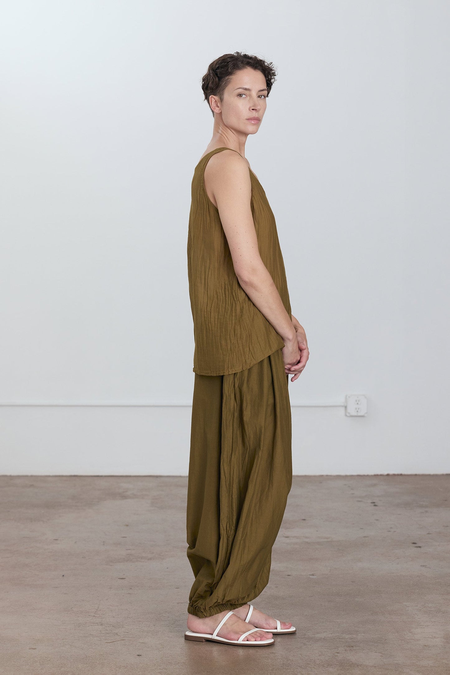 LOOSE TANK TOP / DK. OLIVE