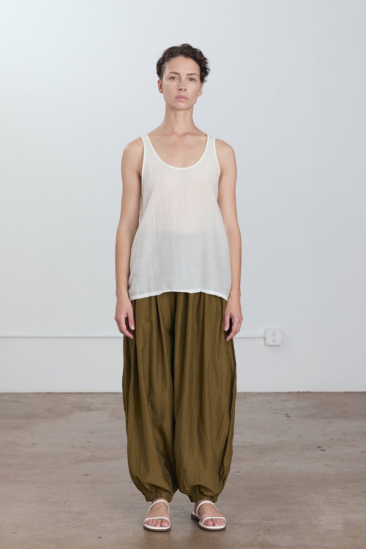 LOOSE TANK TOP / WHITE
