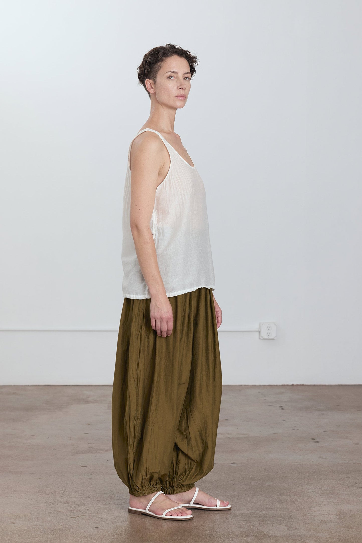 LOOSE TANK TOP / WHITE