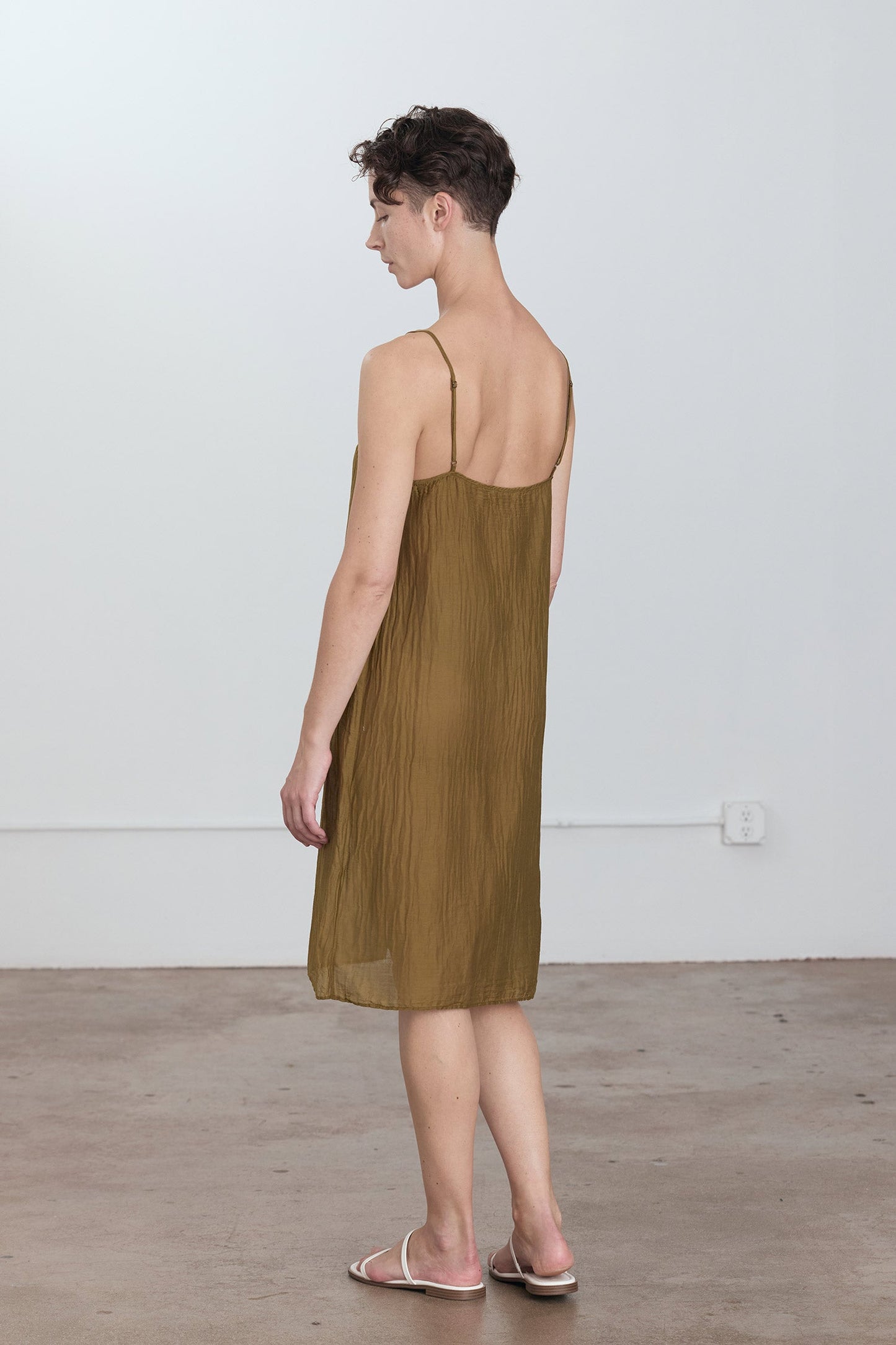 CAMI DRESS / DK. OLIVE