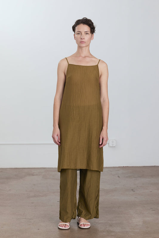 CAMI DRESS / DK. OLIVE