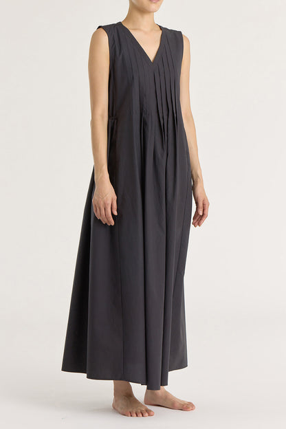 PLEATED V NECK DRESS (V-NECK) / BLACK / C-TVD13