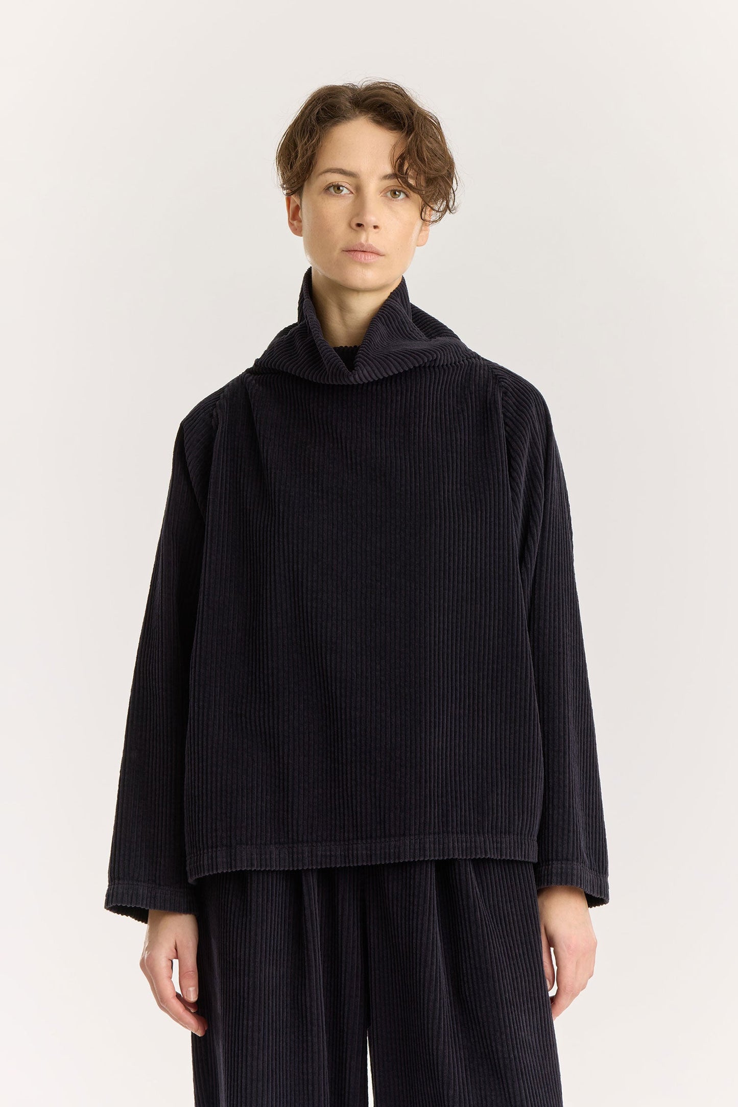 Tube Top / Dark Navy
Dolman sleeve
Boxy shape
100% Cotton wide corduroy
Cold machine or hand wash, tumble dry low or dry flat, no bleach
Style number: WC-TT11
Made in USA