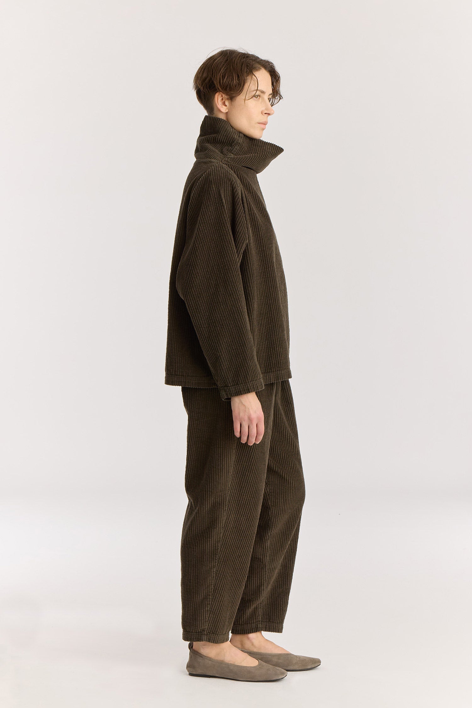Tube Top / Dark Forest
Dolman sleeve
Boxy shape
100% Cotton wide corduroy
Cold machine or hand wash, tumble dry low or dry flat, no bleach
Style number: WC-TT11
Made in USA