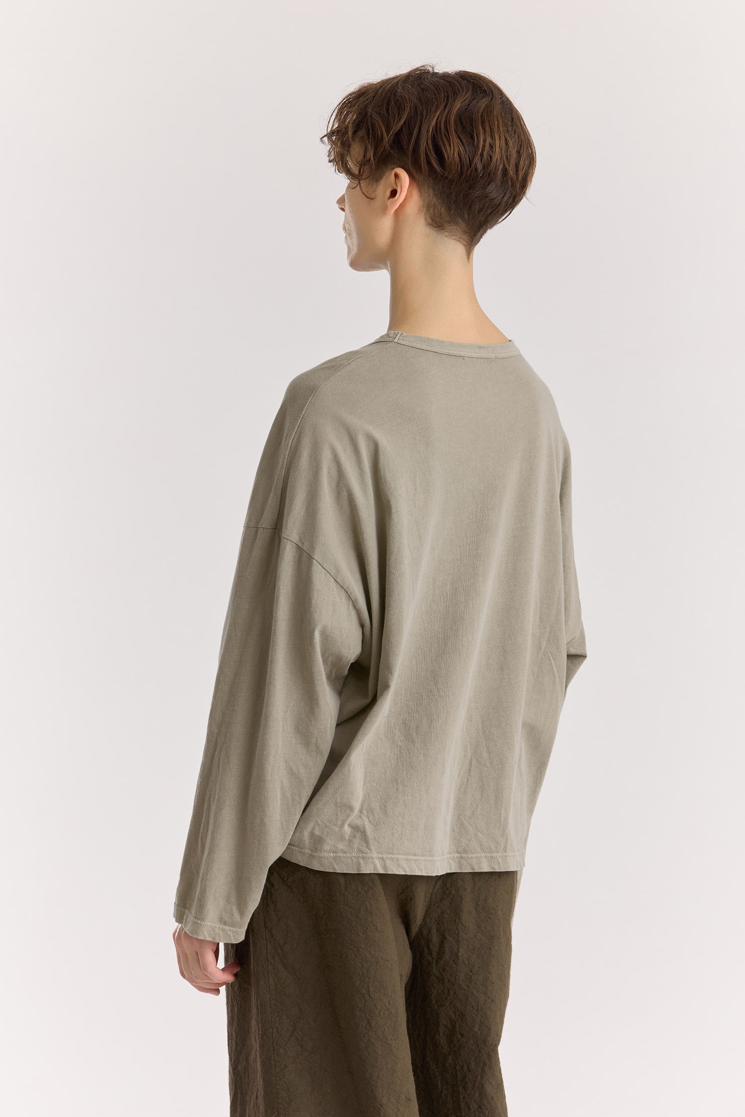 Wide Long Sleeve Tee / Lime Stone
Basic crew neck
Boxy silhouette
Soft fabric
100% Organic Cotton jersey
Cold machine or hand wash, tumble dry low or dry flat, no bleach
Style Number: OC-WLT28
Relaxed fit
Made in USA