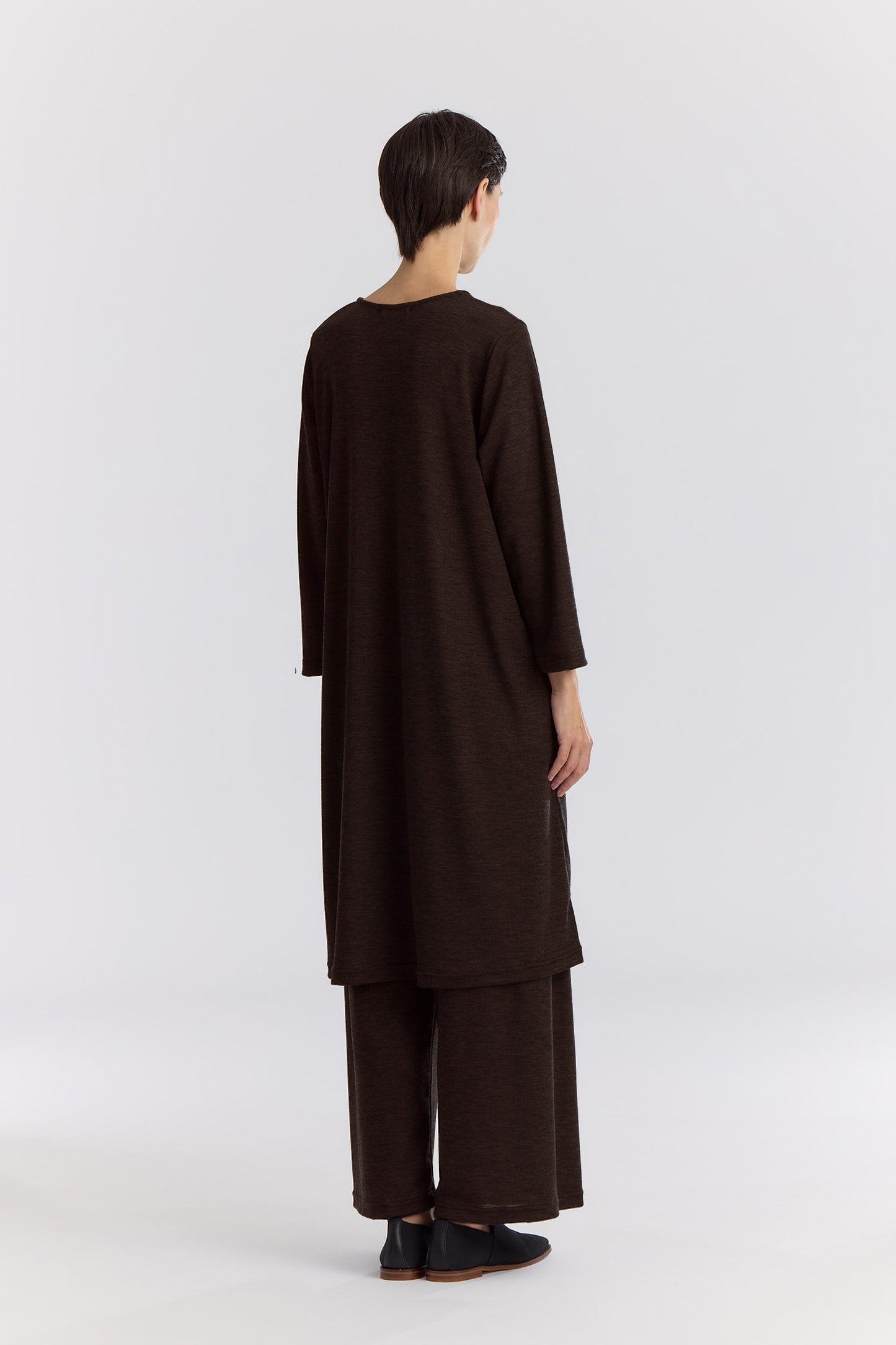 WASHABLE WOOL BASIC CREW DRESS / CACAO