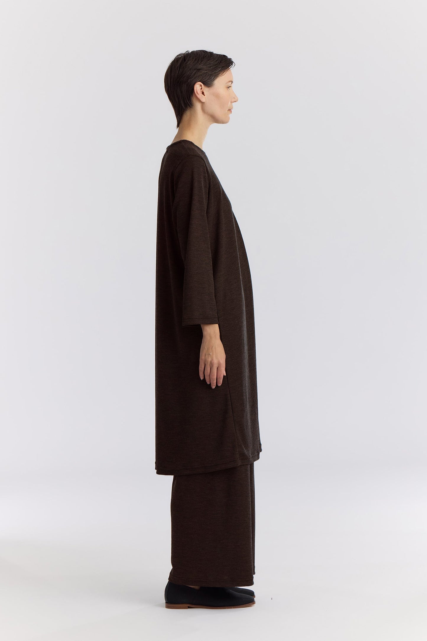 WASHABLE WOOL BASIC CREW DRESS / CACAO