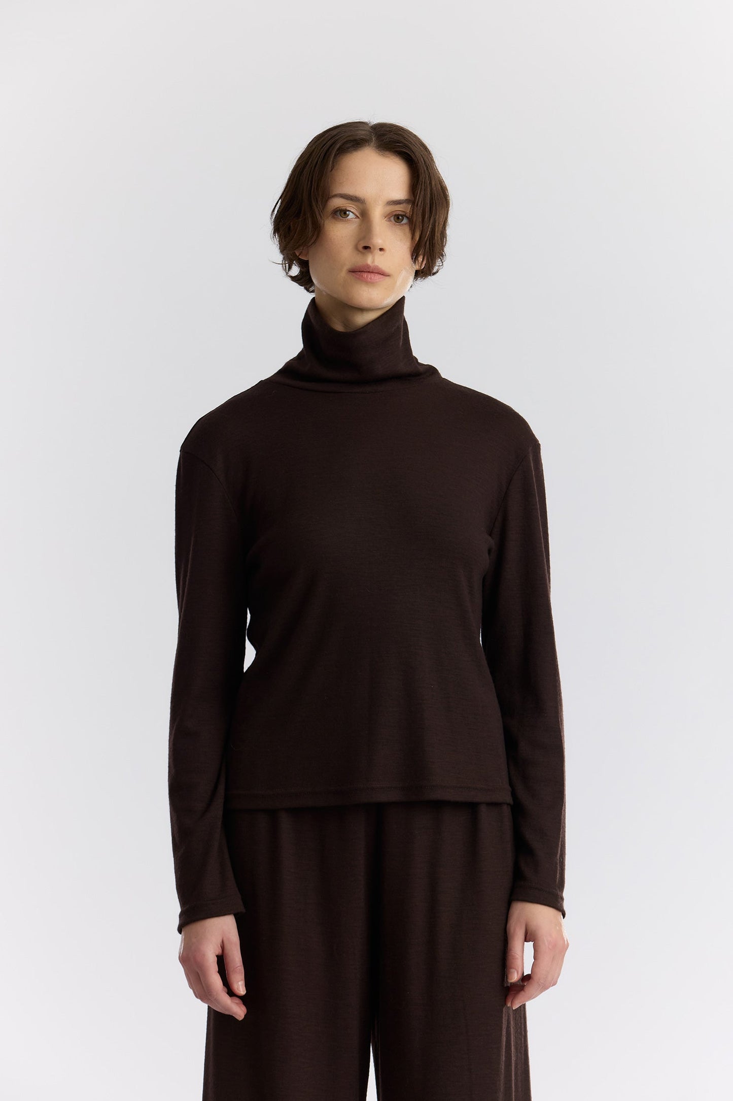 WASHABLE WOOL TURTLE NECK / CACAO