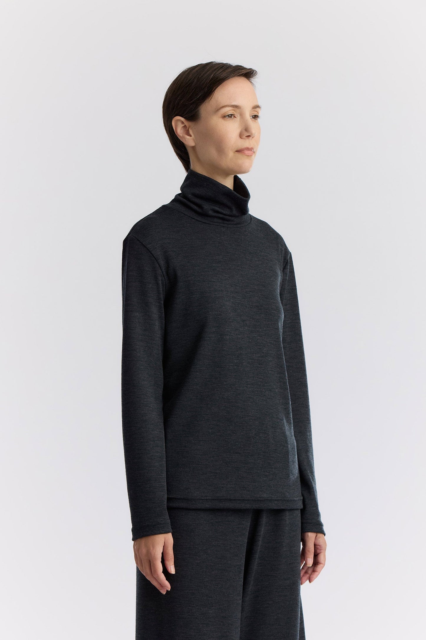 WASHABLE WOOL TURTLE NECK / DK. GREY