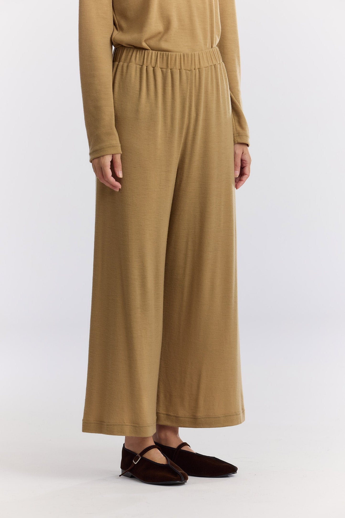 WASHABLE WOOL STRAIGHT PANTS / CAMEL