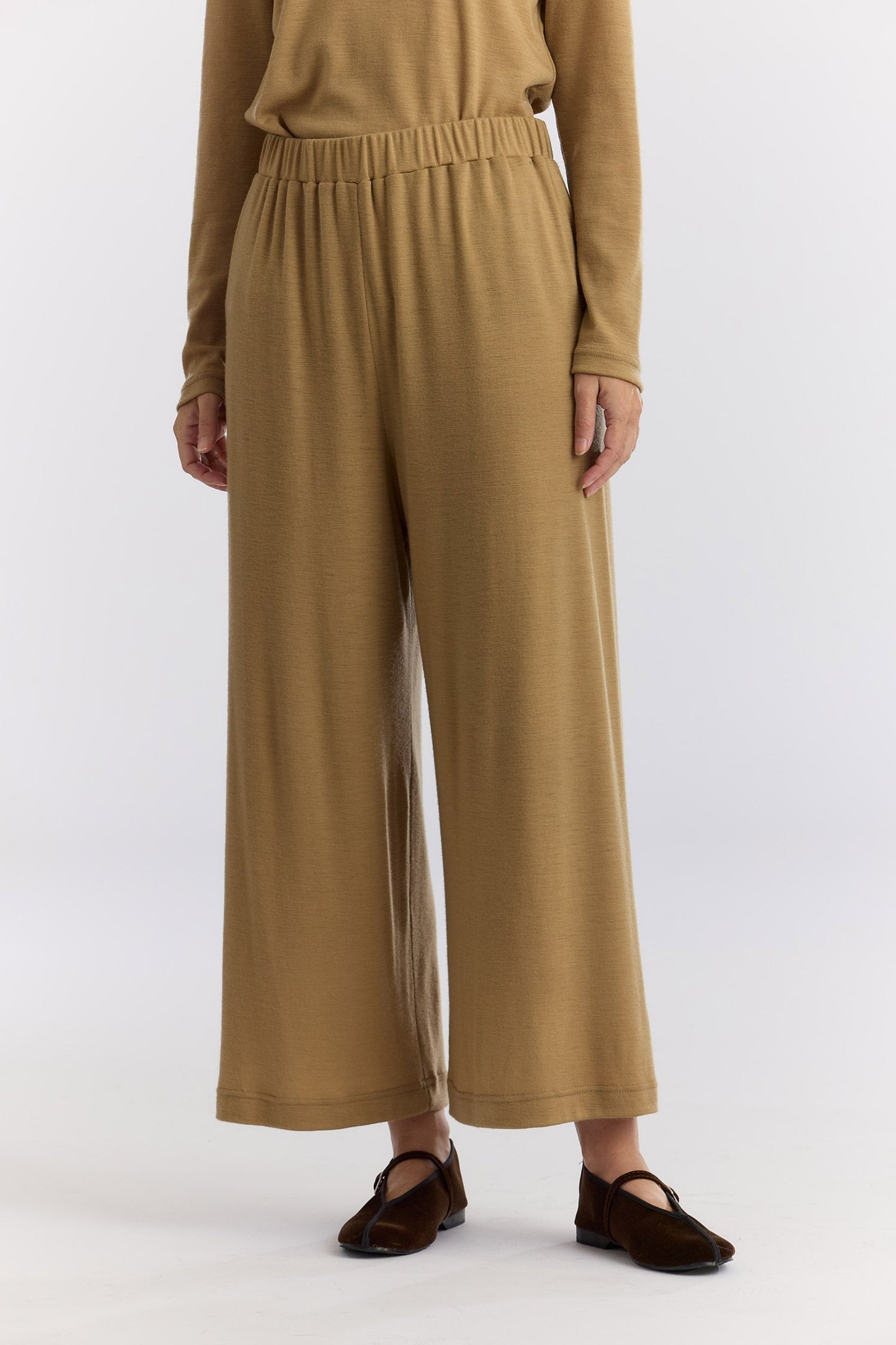 WASHABLE WOOL STRAIGHT PANTS / CAMEL