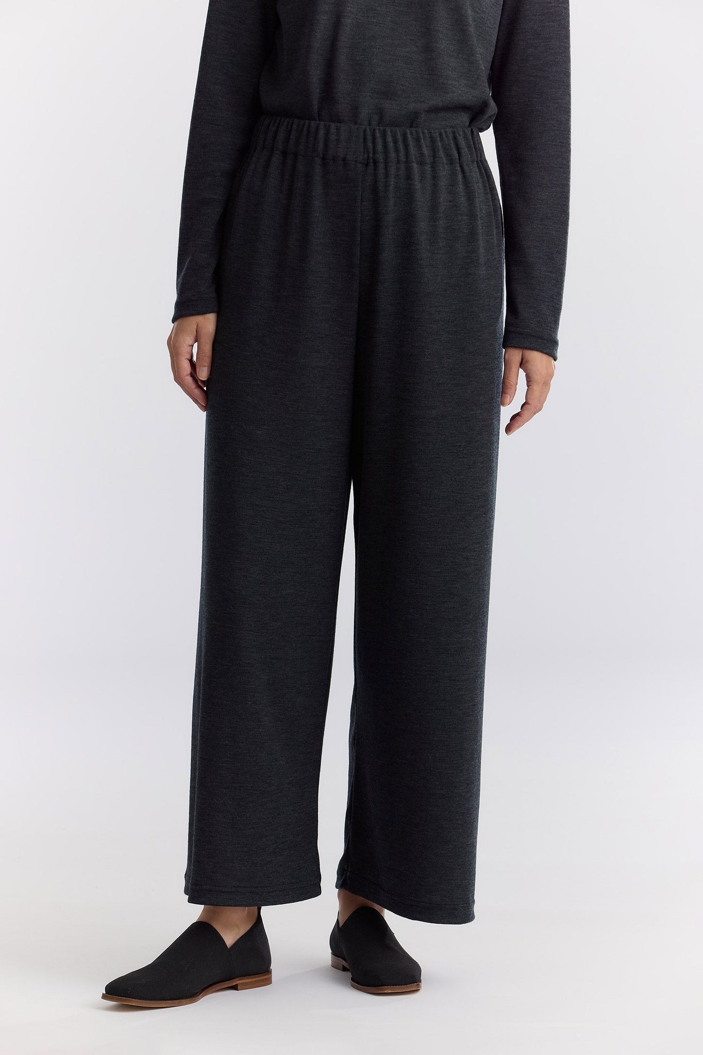 WASHABLE WOOL STRAIGHT PANTS / DK. GREY