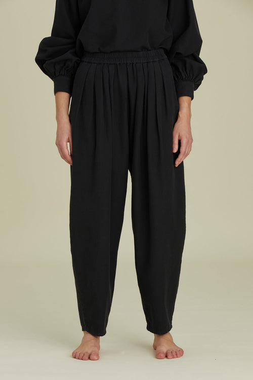 DRAPED PANTS / BLACK
