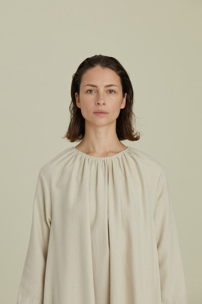 シャーリングネックドレス / アイボリー