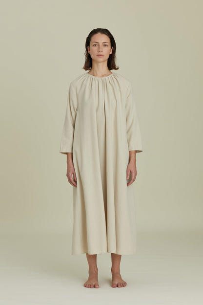 シャーリングネックドレス / アイボリー